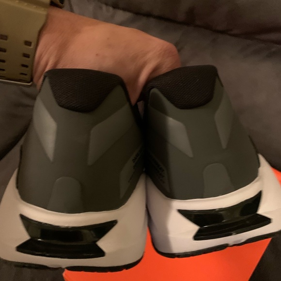 Nike superrep surge training shoes size 11.5 New - Picture 3 of 4